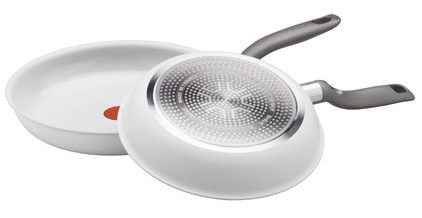 Tefal Ceramic Control White / fot. Tefal